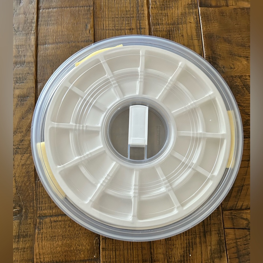 Round Cream Art Organizer